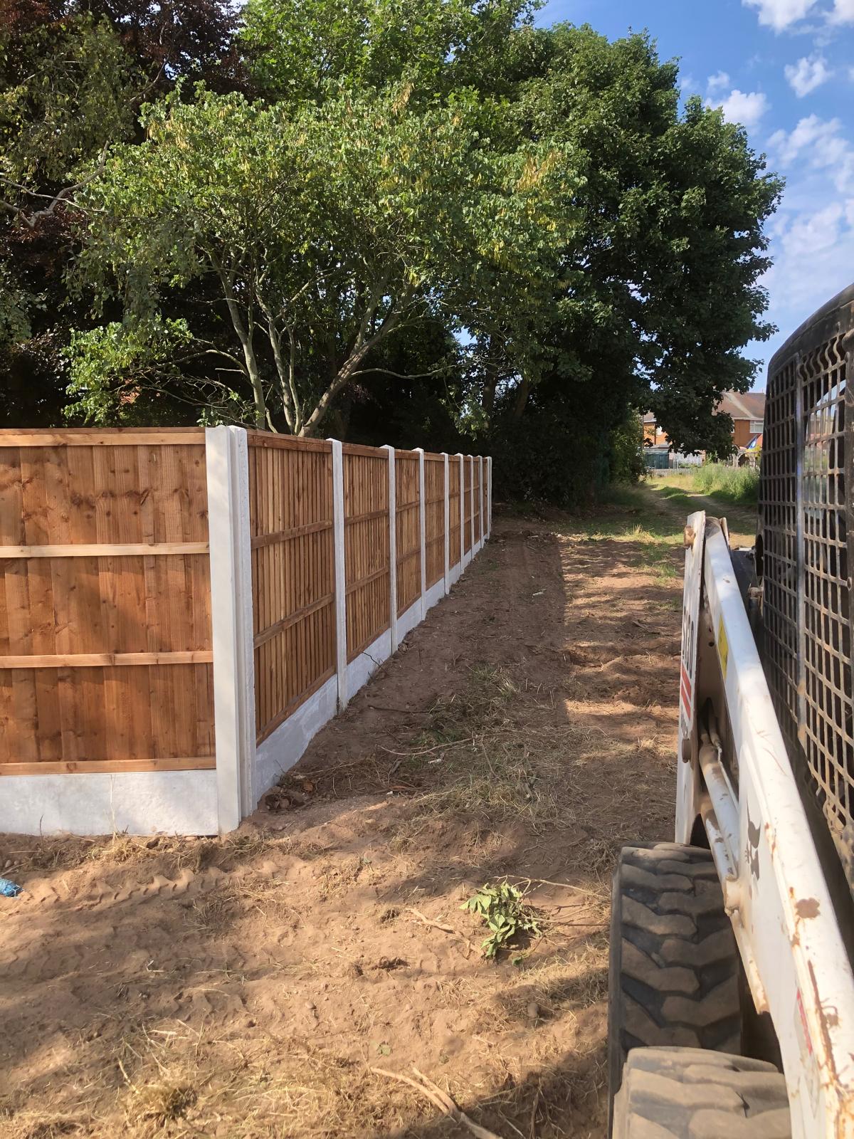Fencing finished track